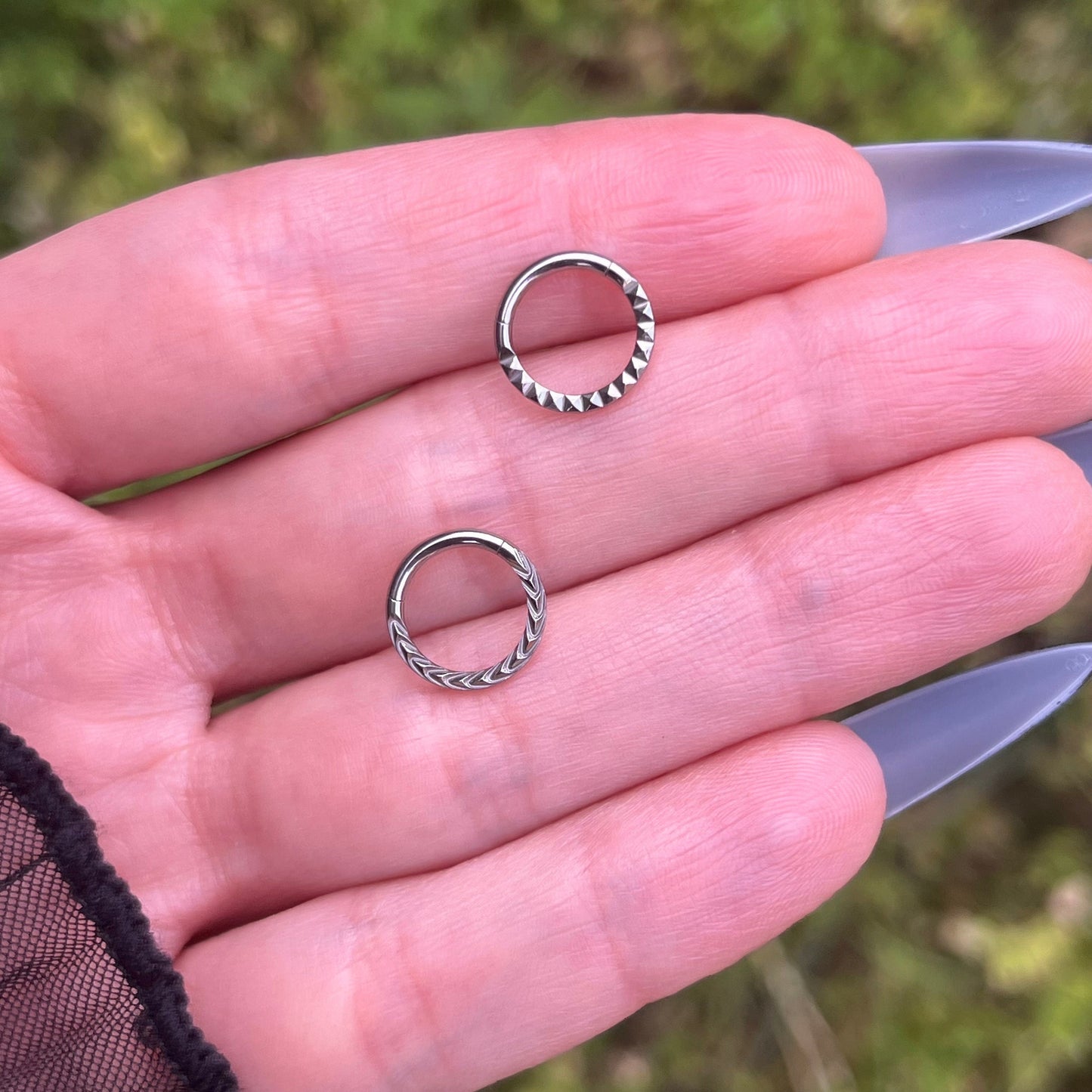 Carved Septum Clicker: Stainless Steel Hinged Nose Ring 16G 8mm