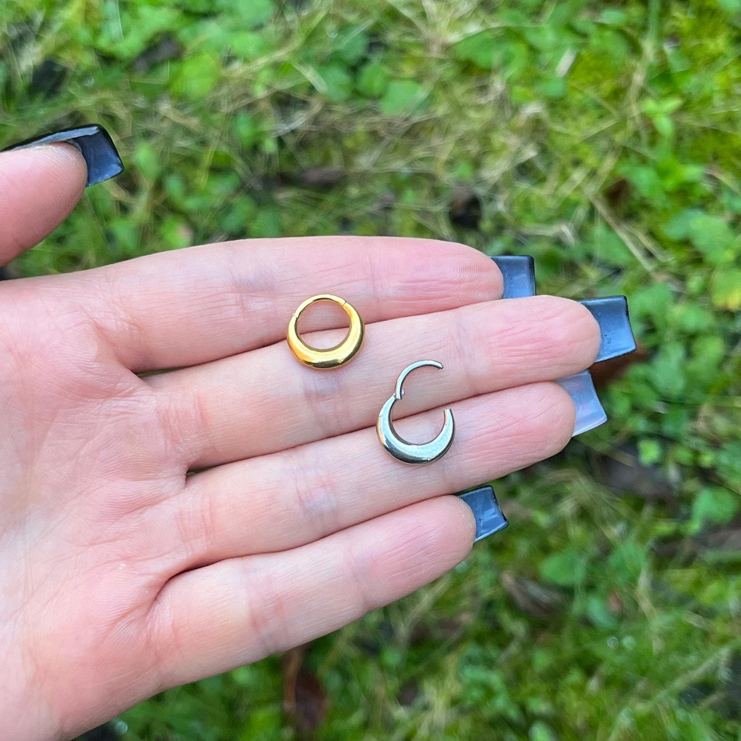 Minimalist Hinged Septum Ring: Titanium Clicker, 16G (1.2mm) Silver/Gold