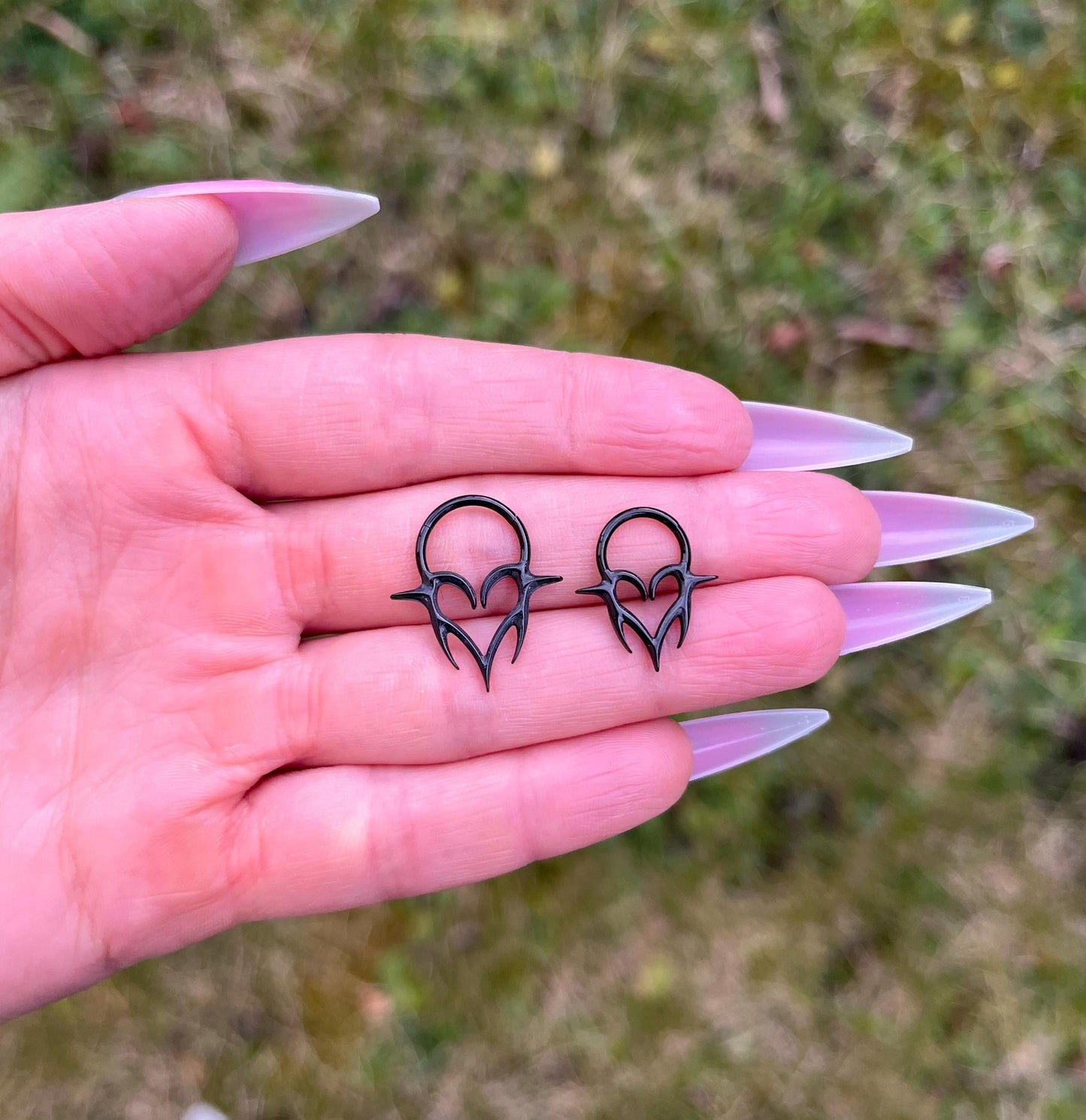Titanium Heart Septum Clicker: Goth Punk Nose Ring, 16G 8mm/10mm