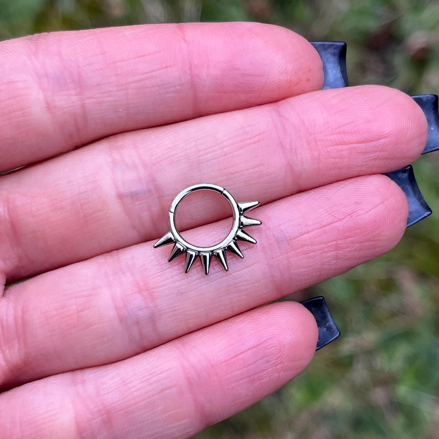 Spiky Septum Clicker: Stainless Steel Hinged Nose Ring 16G 8mm