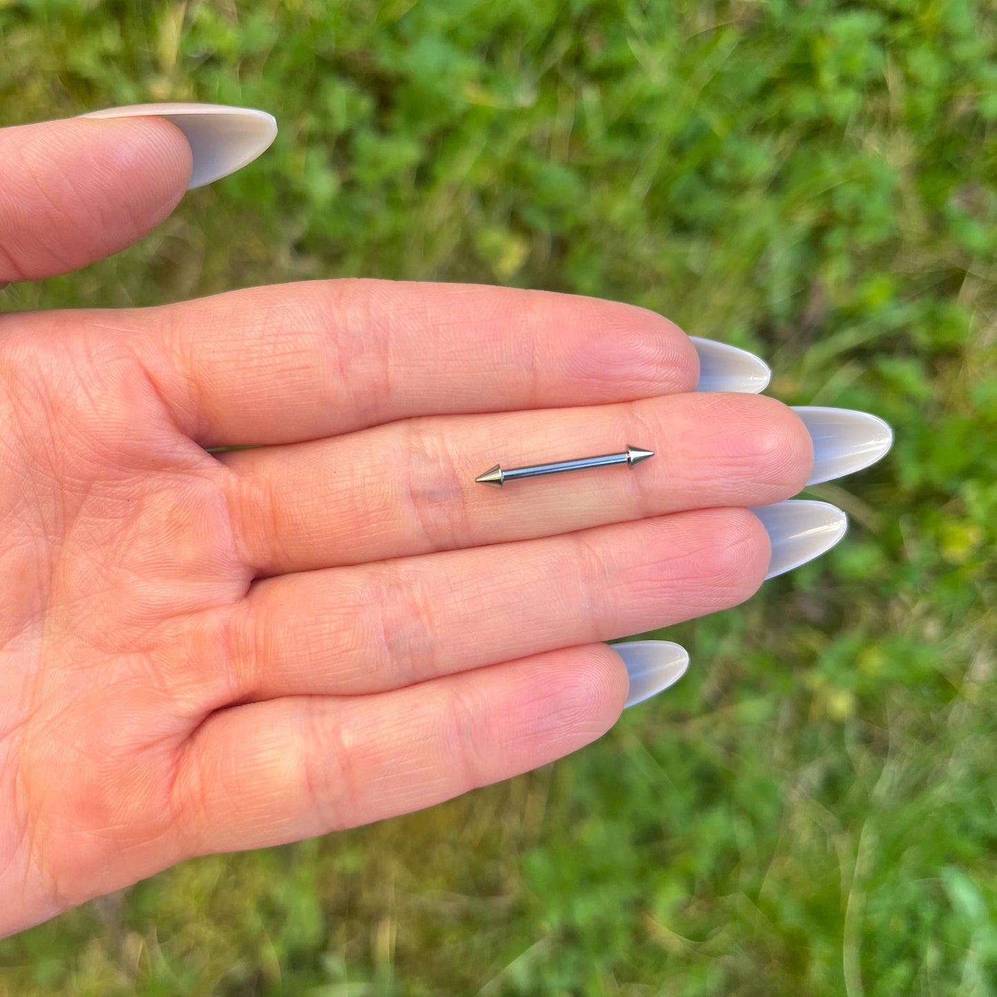 Spikey Titanium Bridge Barbell - Gothic Punk Piercing (14G/1.6mm)