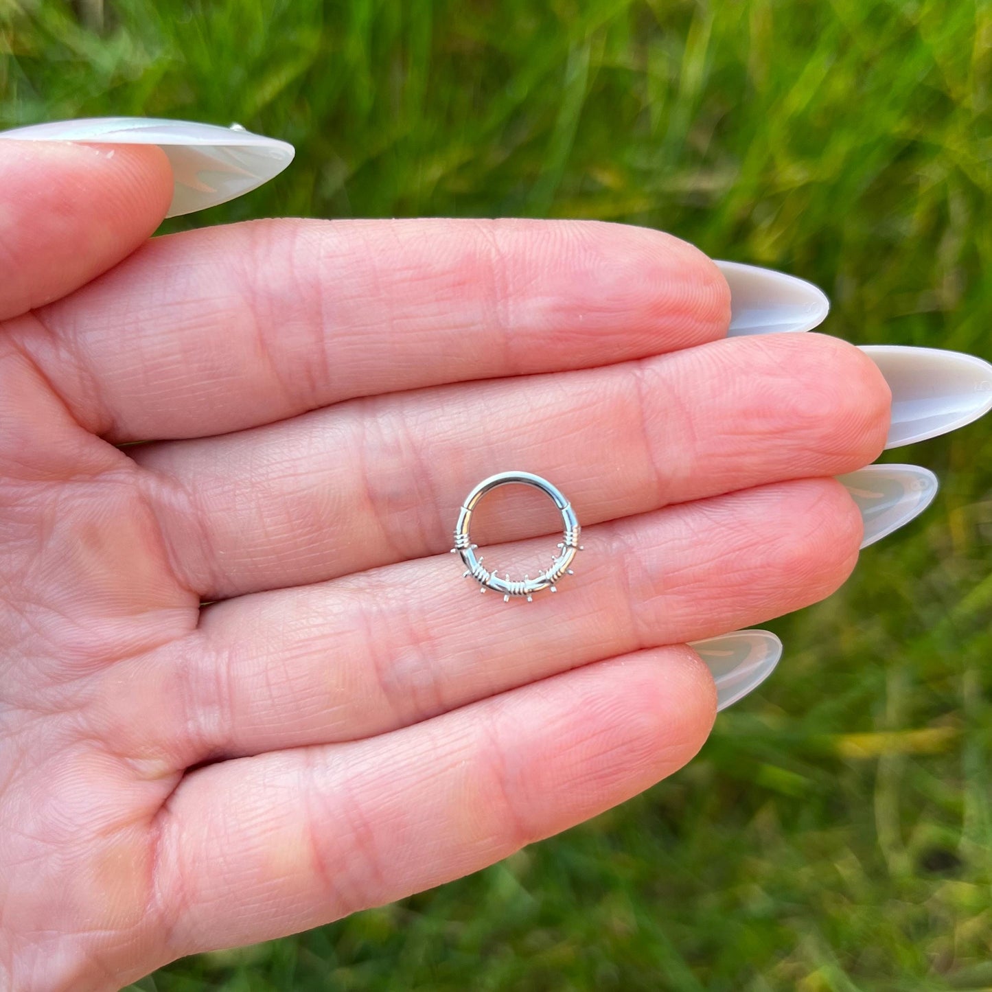 Barbed Wire Septum Ring: Surgical Steel 16G 8mm, Black/Silver
