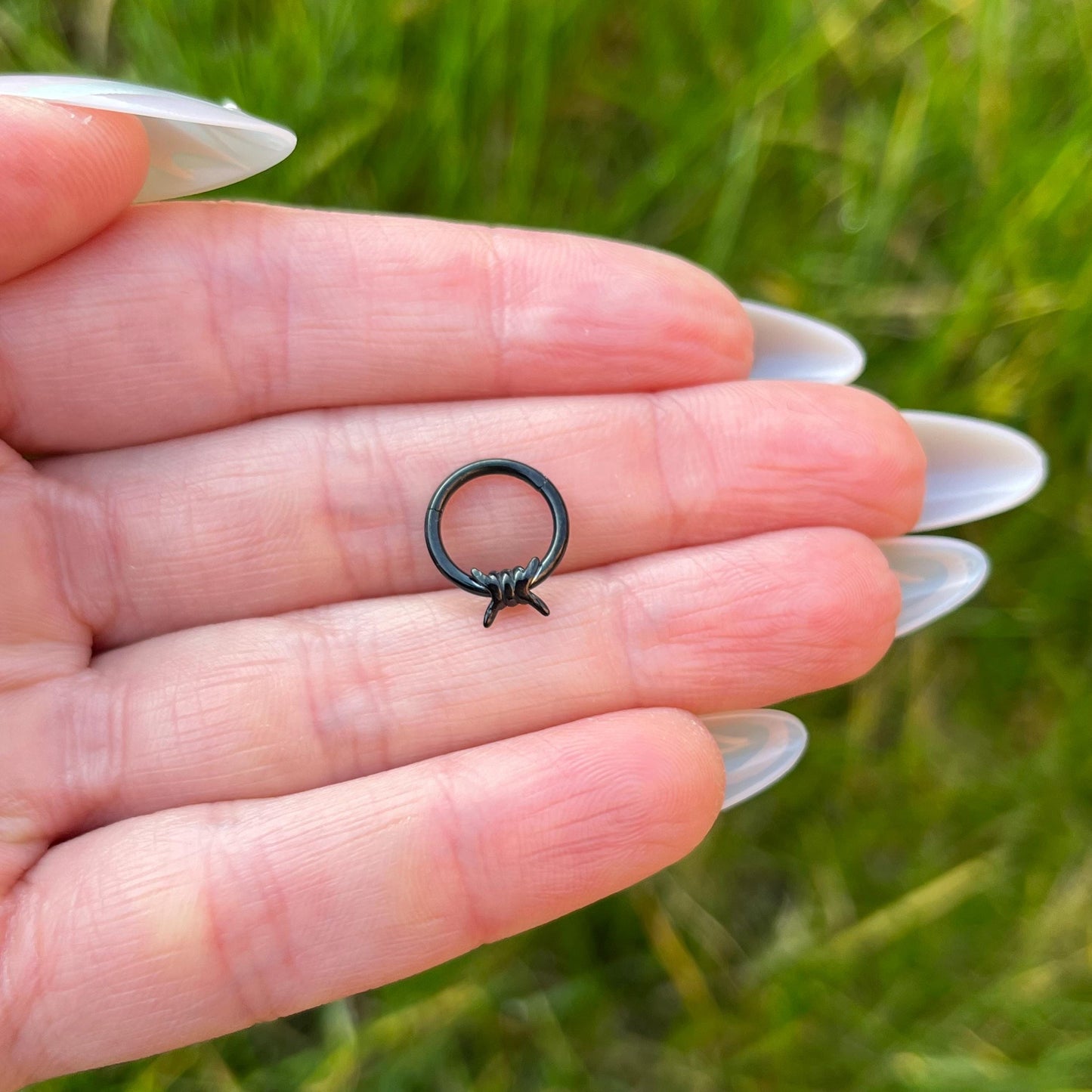 Barbed Wire Septum Ring: Surgical Steel 16G 8mm, Black/Silver