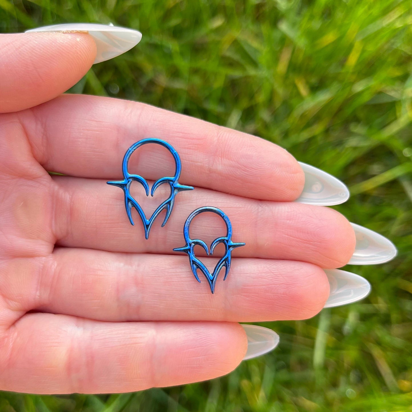 Titanium Heart Septum Clicker: Goth Punk Nose Ring, 16G 8mm/10mm