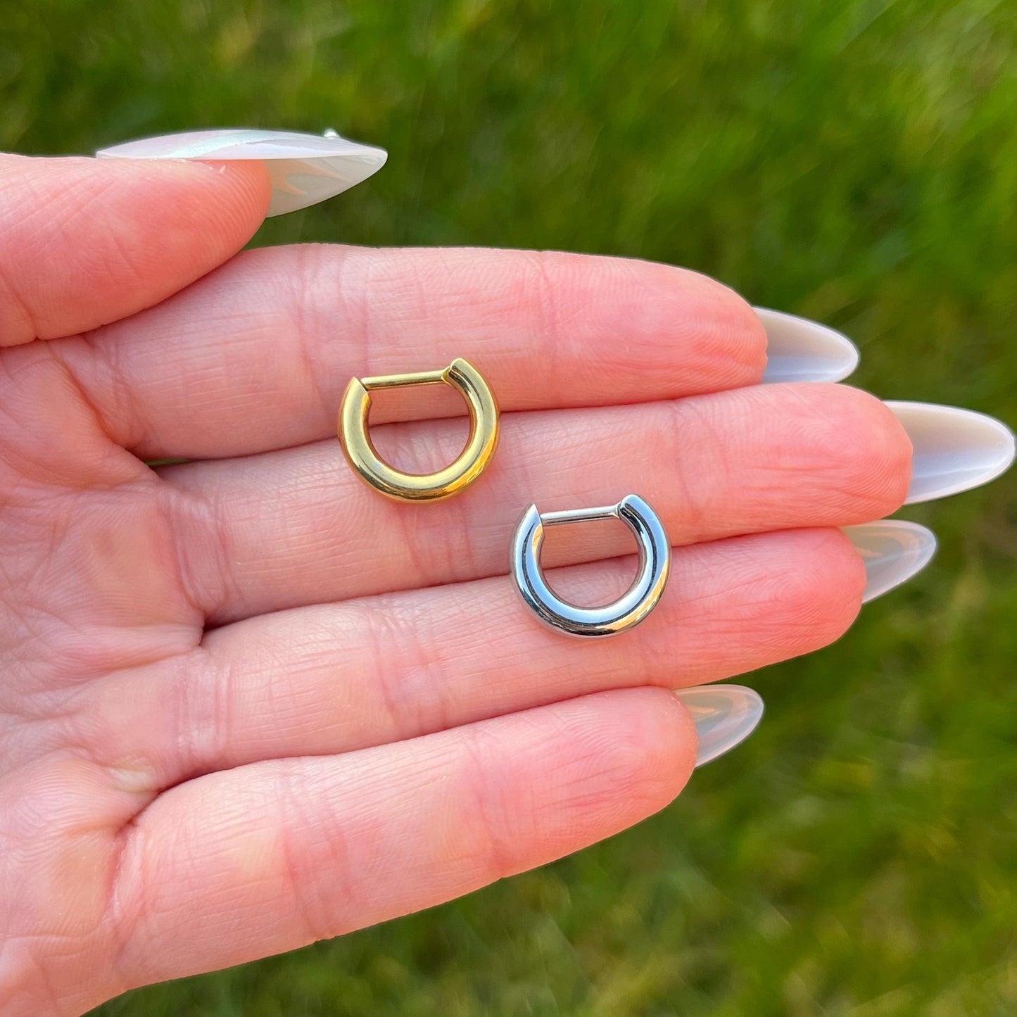 Chunky Hinged Septum Ring: Surgical Steel Clicker, 16G/14G, Silver/Gold