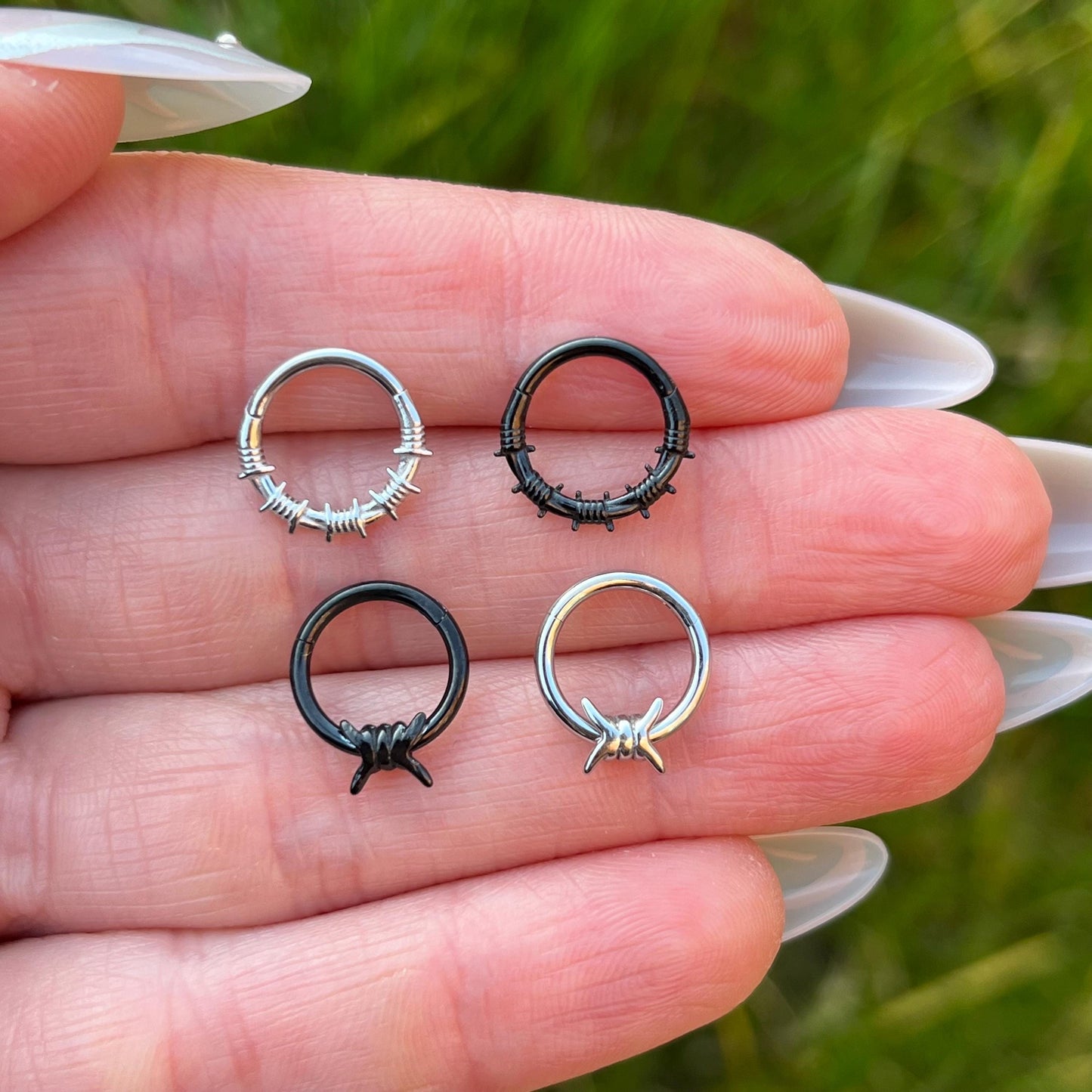 Barbed Wire Septum Ring: Surgical Steel 16G 8mm, Black/Silver
