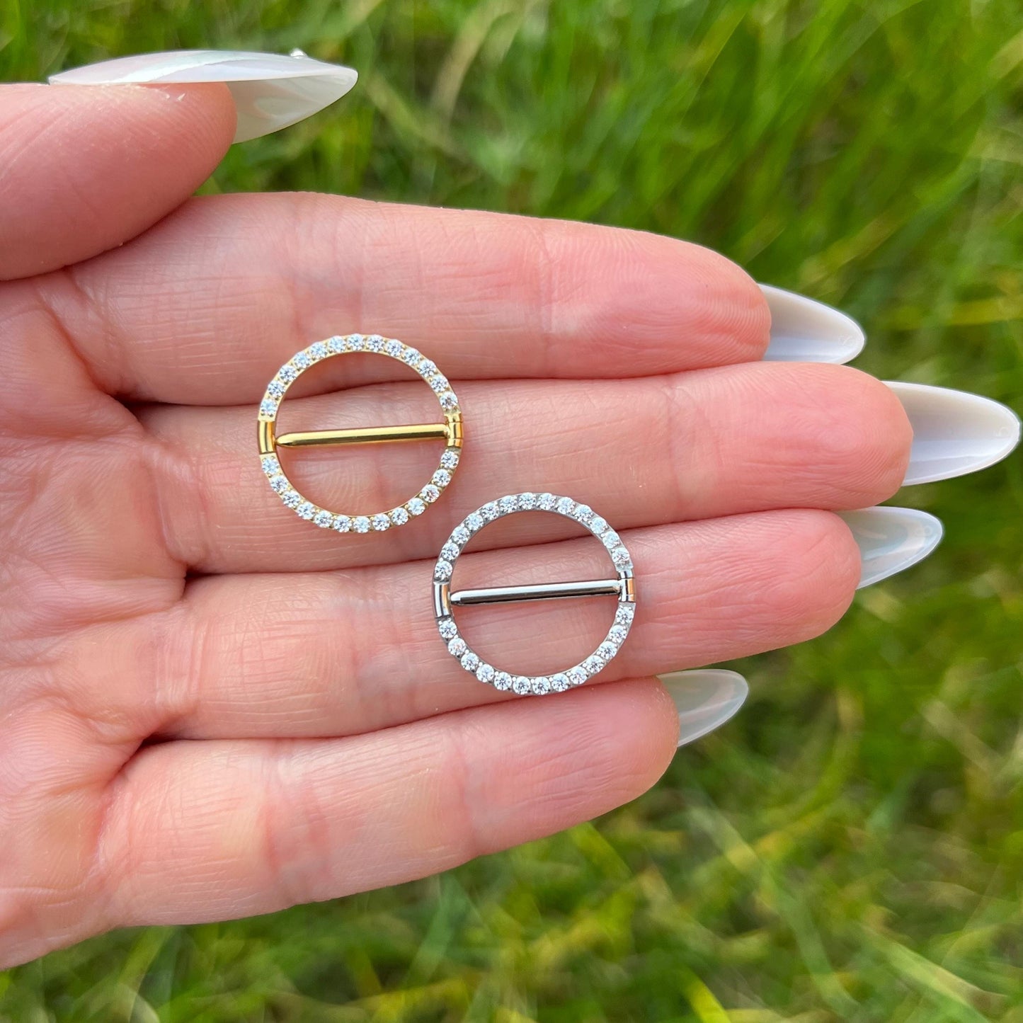 Circular Titanium Nipple Bars with Crystal Gems: 14G 14mm