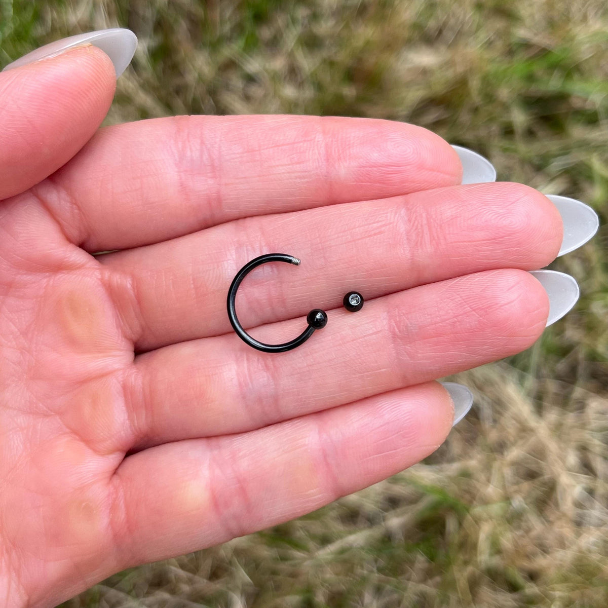 Titanium Horseshoe Ring | Septum, Lip & Eyebrow Piercing | Silver/Black | 16G